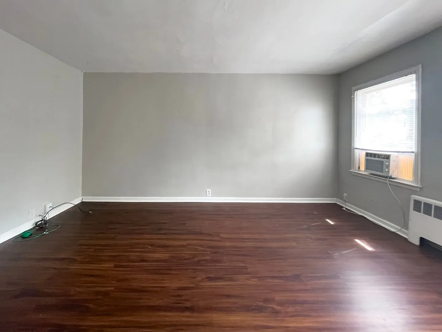 Cozy 1 bedroom, Close to Campus — Photo 4
