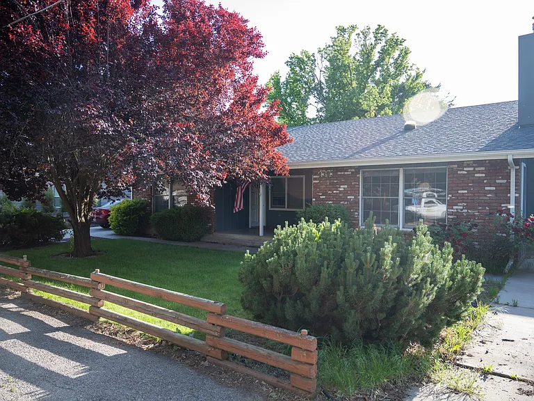 4393 W Plum St — Photo 1
