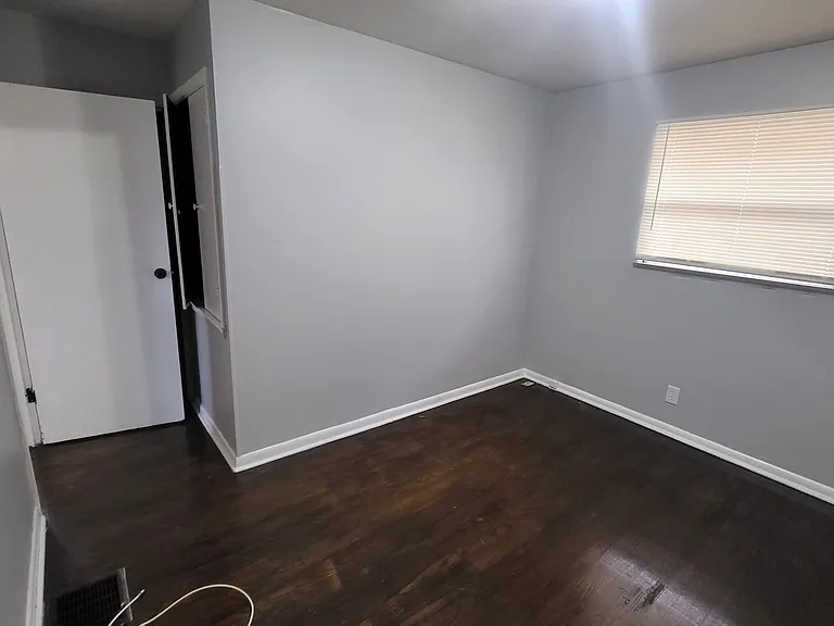 1450 N Campbell Ave — Photo 8