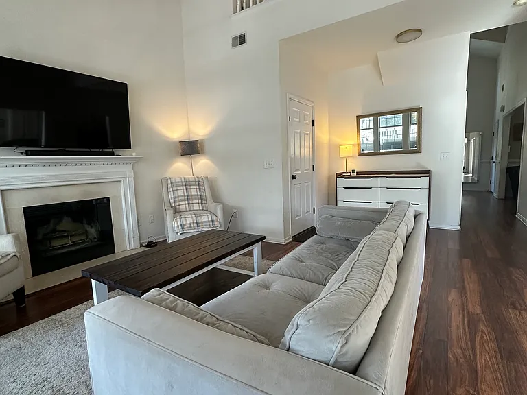 545 Pritchards Point Dr — Photo 14