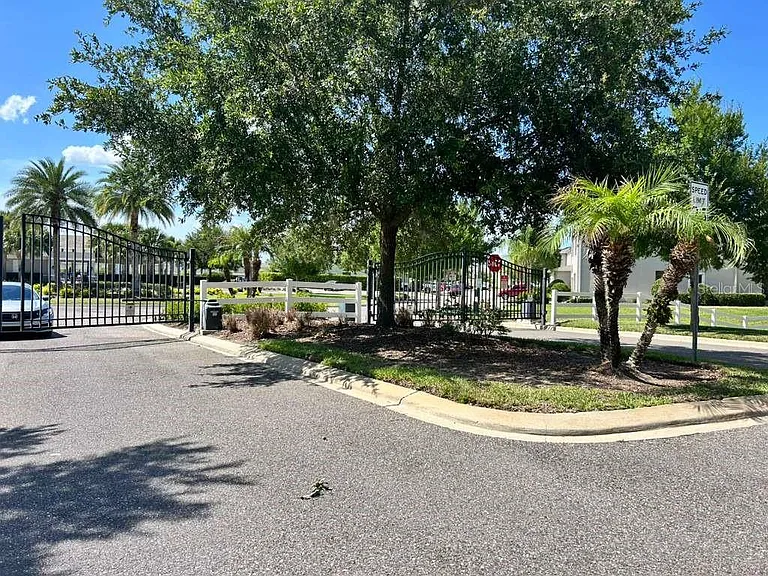 471 Arbor Lakes Dr — Photo 32
