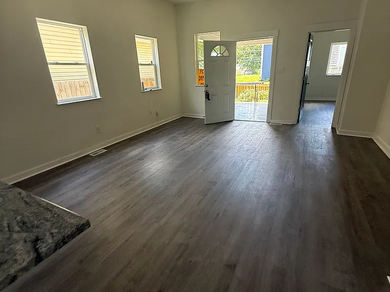 350 E Minnesota St #1 — Photo 27