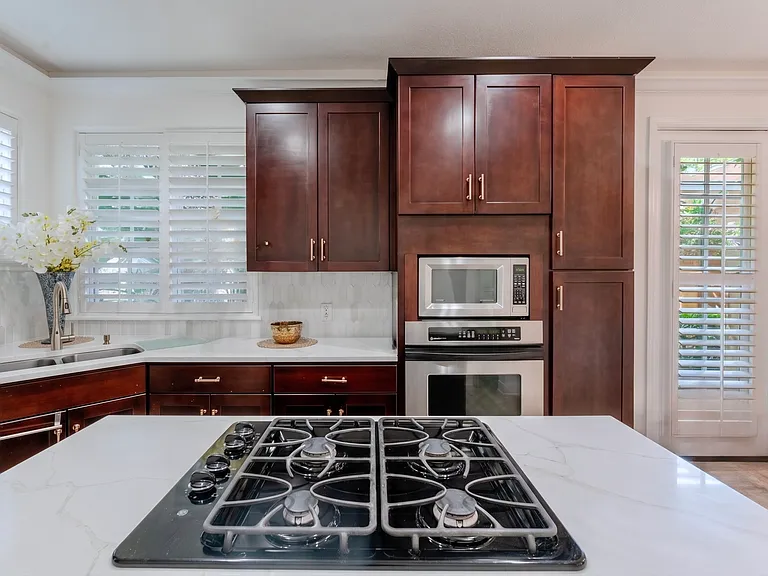 606 E Livingston St — Photo 20
