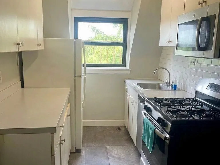 64 Kensington Rd #3C — Photo 4