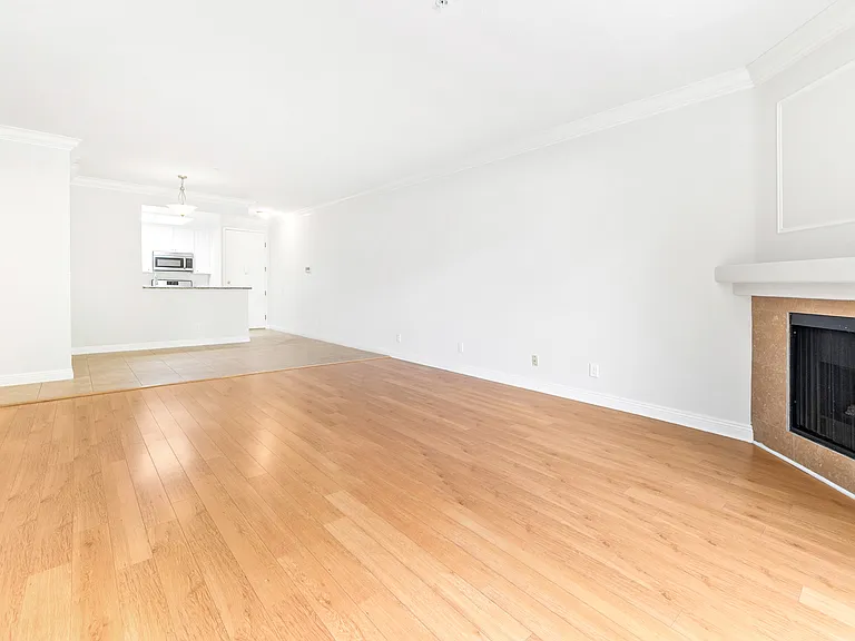 4560 Coldwater Canyon Ave #105 — Photo 5