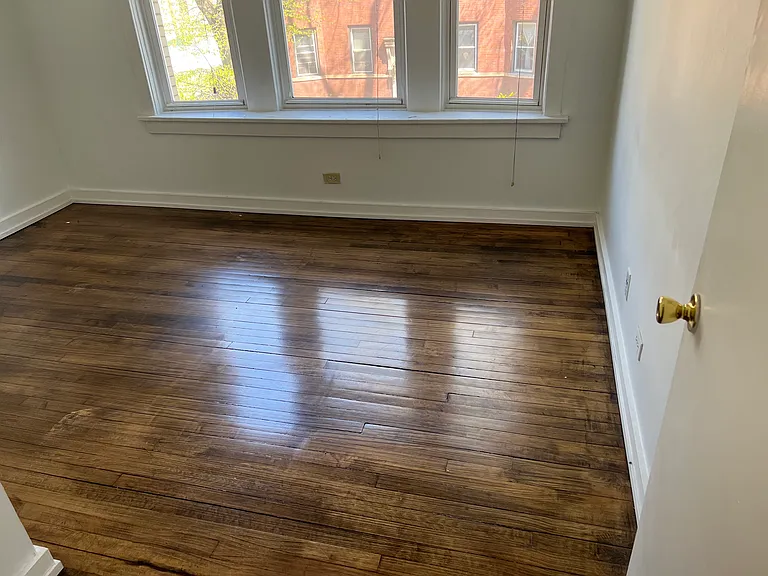 3211 W Beach Ave #1 — Photo 2