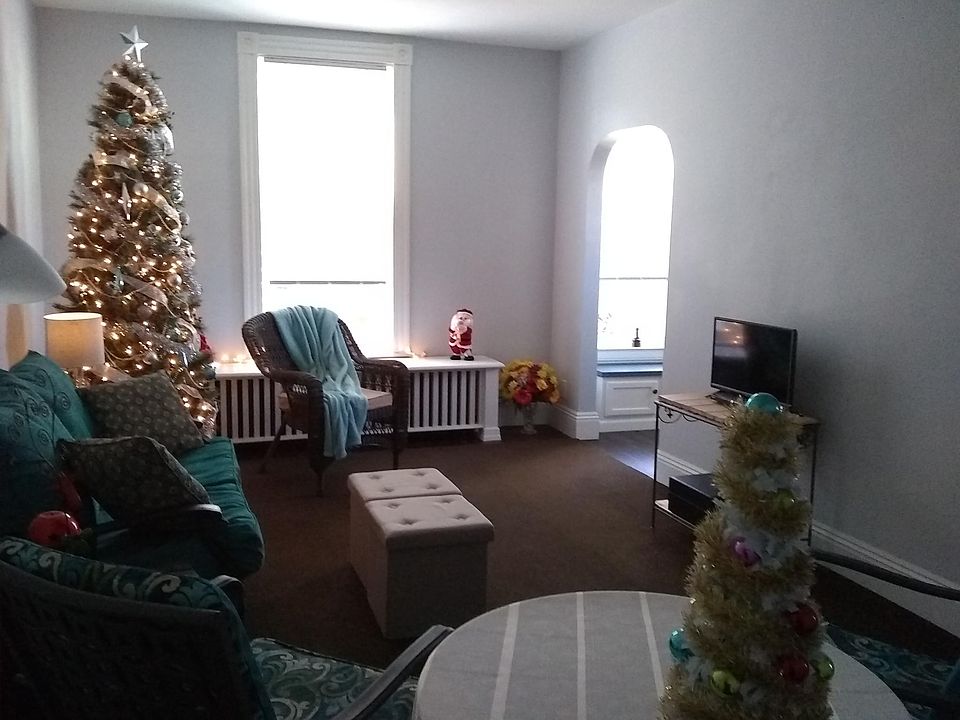 1st image of 303 Oak St #1