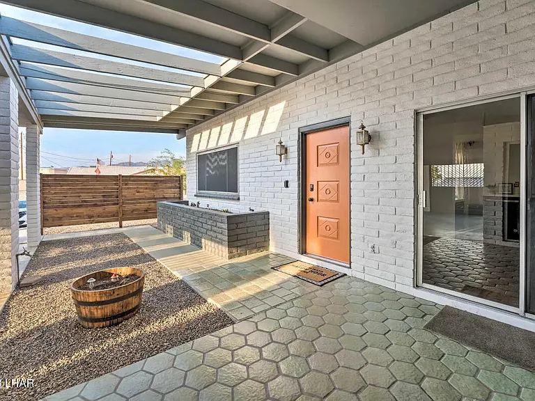 2286 Huntington Dr — Photo 18