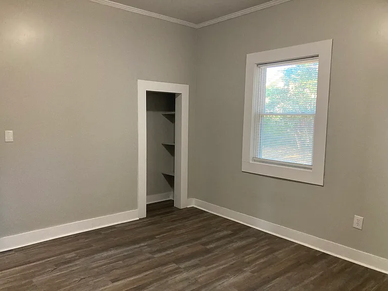 323 D St — Photo 19
