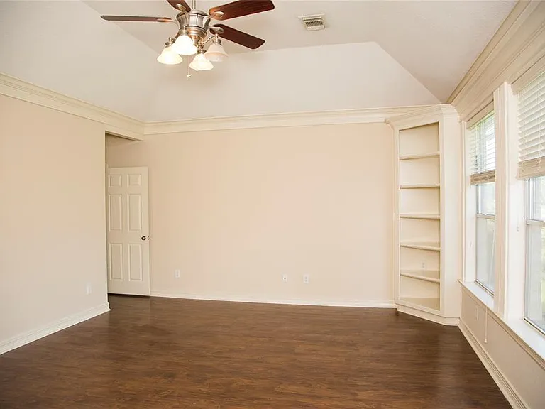 2032 Cork St — Photo 21