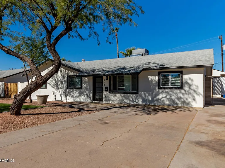 818 W Elna Rae St — Photo 2