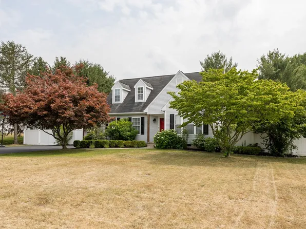 703 17th St, Grottoes, VA 24441