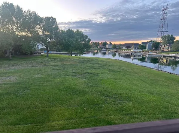 114 Port Weyms Ct, Fort Pierre, SD 57532