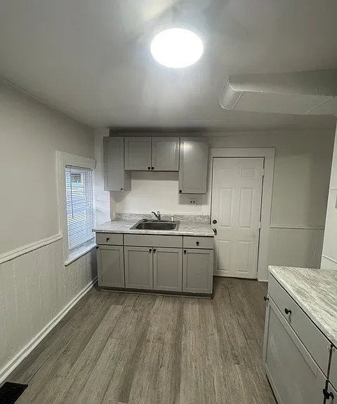 409 Beech St — Photo 8