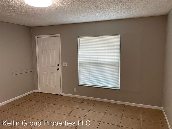 2nd image of 2493 Chestnut Woods Dr
