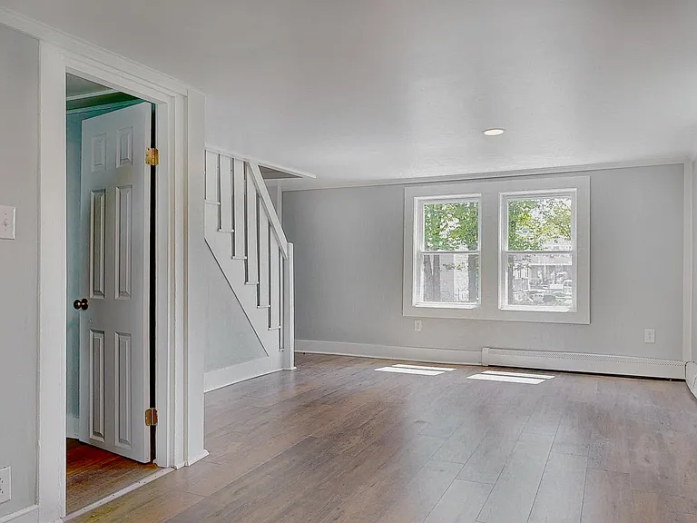 10 Riverbank Ct — Photo 9