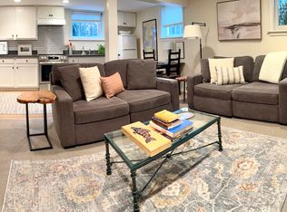 5320 9th Ave NE, Seattle, WA 98105