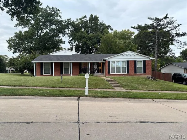 11695 Chandellay Dr, Saint Louis, MO 63146
