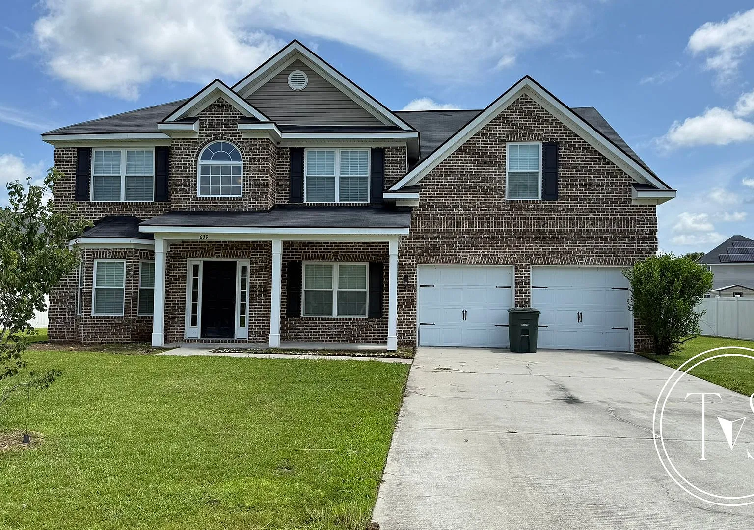 Move In Special: $500 Off 1st Month's Rent — Photo 2