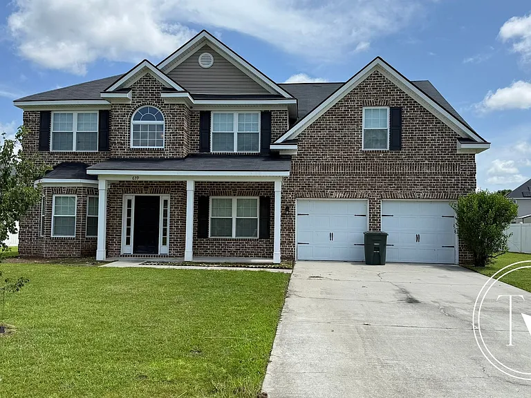 639 Red Oak Ln — Photo 2