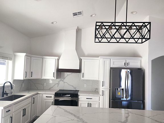 4th image of 10620 S Pearl Ave