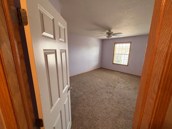 1019 NE Greenview Dr, Ankeny, IA 50021