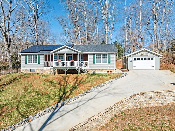 3rd image of 31 Bowden Ln