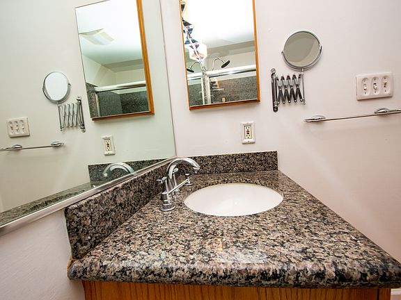 3rd image of 220 Lombard St APT 220