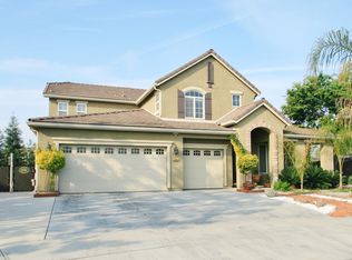 2741 W Newton Ct, Visalia, CA