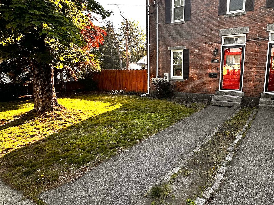 1st image of 1591 Lonsdale Ave #1