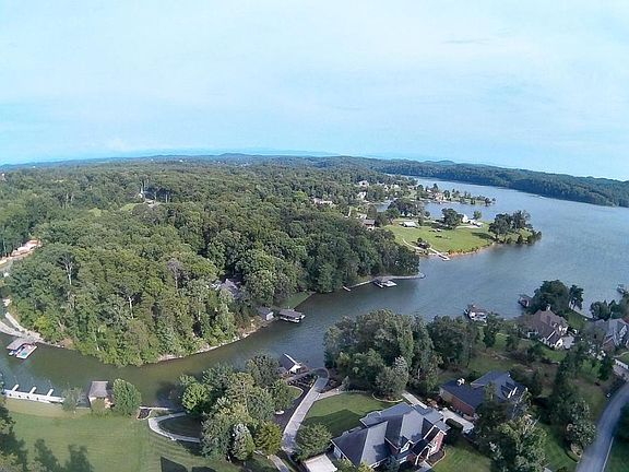3rd image of 325 Conkinnon Dr