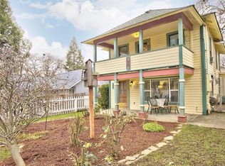 788 NE 12th St, Grants Pass, OR 97526