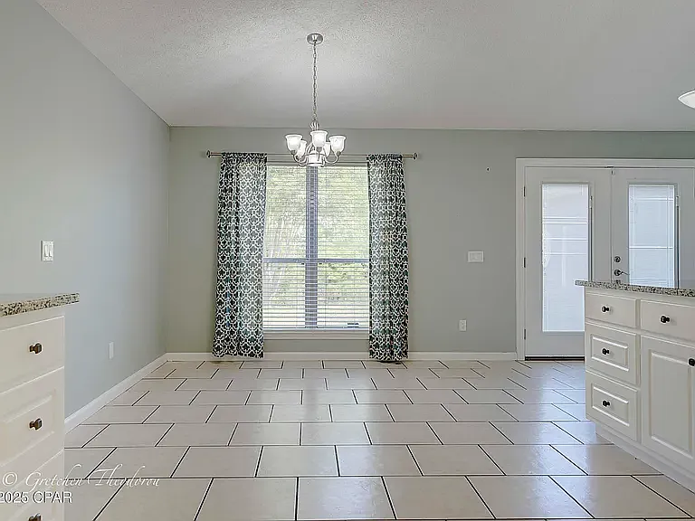 4704 Shannon Ln — Photo 8