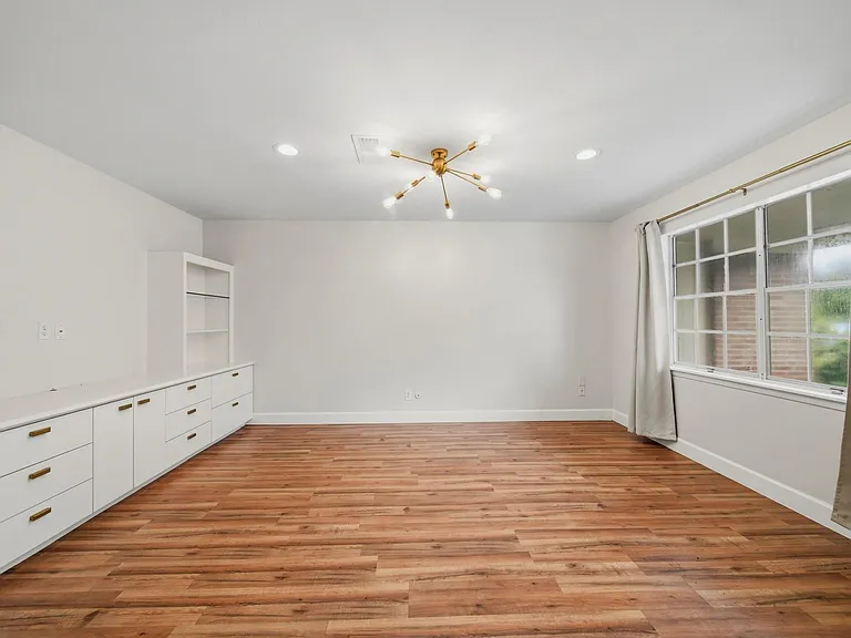 10658 Northbrook Dr — Photo 3