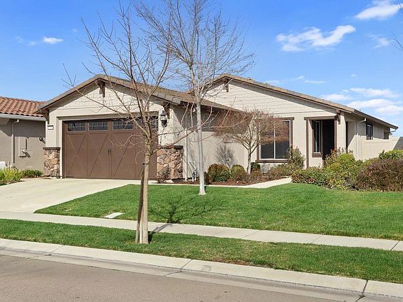 3rd image of 1751 Dogwood Glen Way