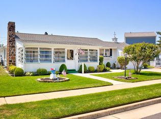 2 Lafayette Pl, Brigantine, NJ 08203