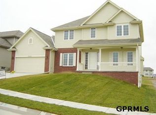 19662 Hickory St, Omaha, NE 68144