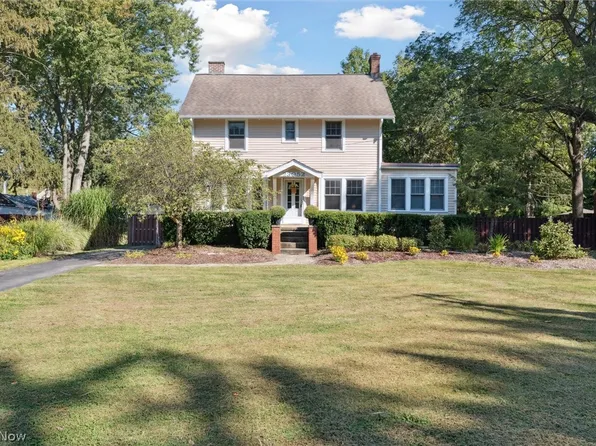 23052 Mastick Rd, North Olmsted, OH 44070