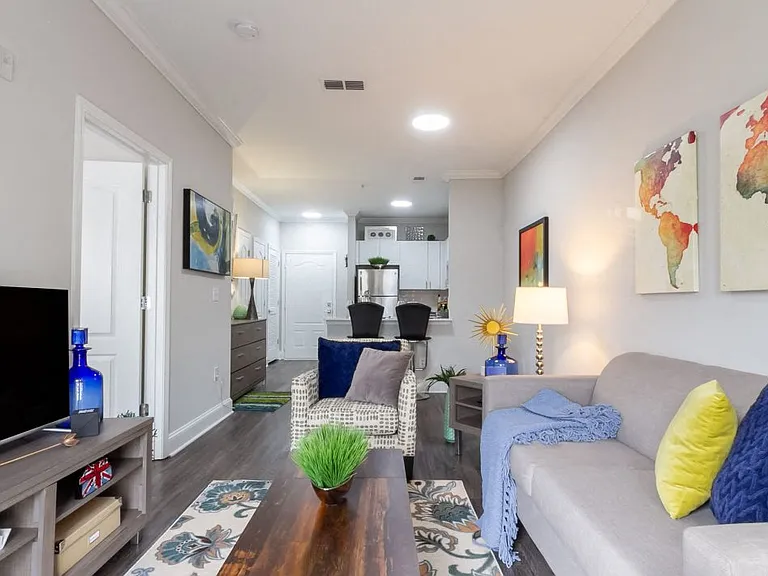 CB Lofts Apartments — Photo 5