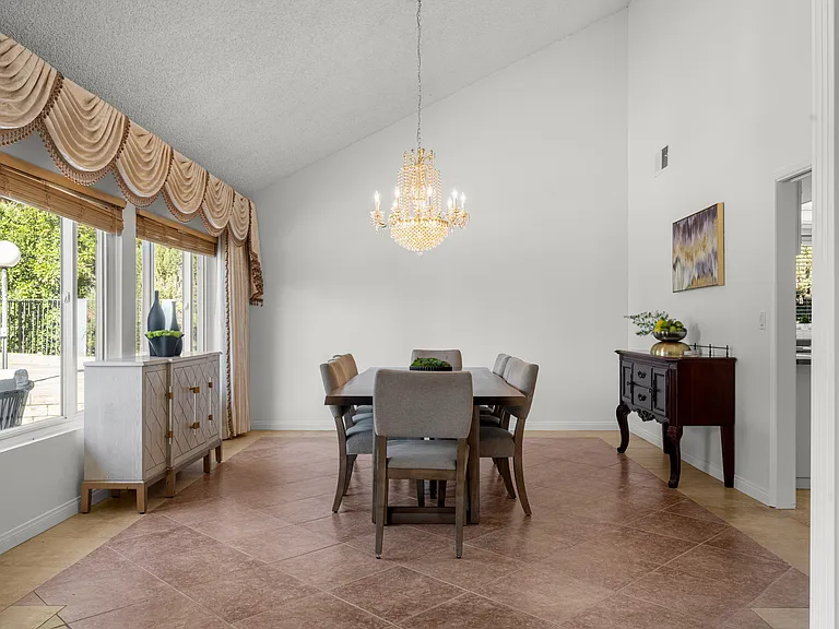 3258 Kirkham Dr — Photo 32