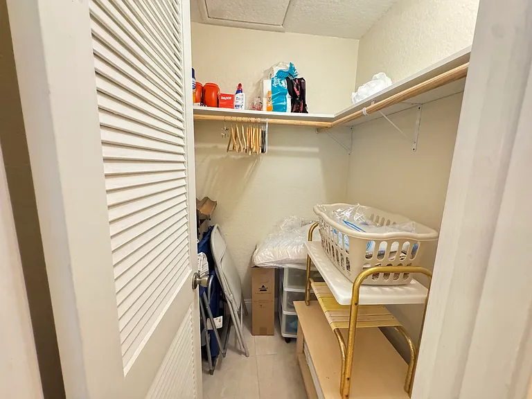 512 High Point Dr #C — Photo 12
