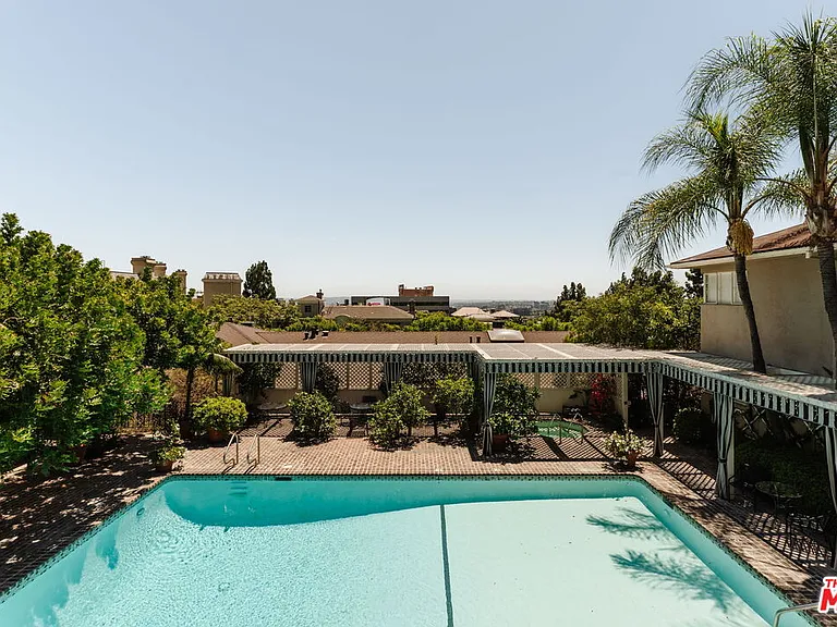 1219 Sunset Plaza Dr #3 — Photo 20