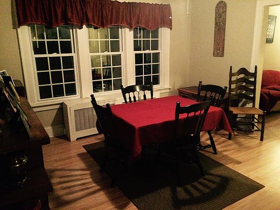 3rd image of 880 Warren St #1