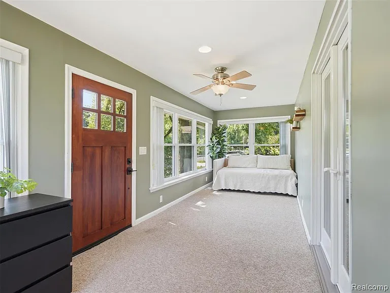 626 Kayser Ave — Photo 6