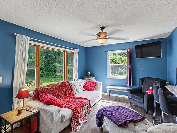 4th image of 1815 Kelly Dr