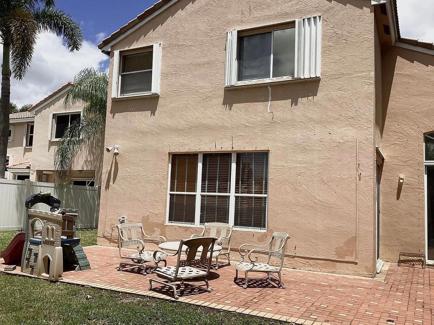 19440 Sw 2nd St #19440 Pembroke Pines, Fl 33029 — Photo 2