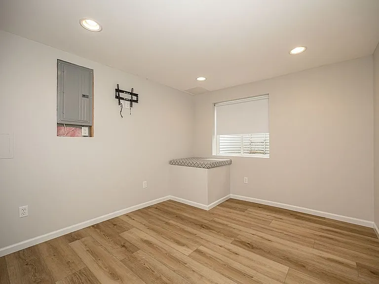 114 Willott Square Dr — Photo 17