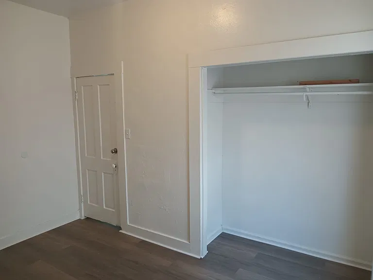 2146 Spencer Ave — Photo 6