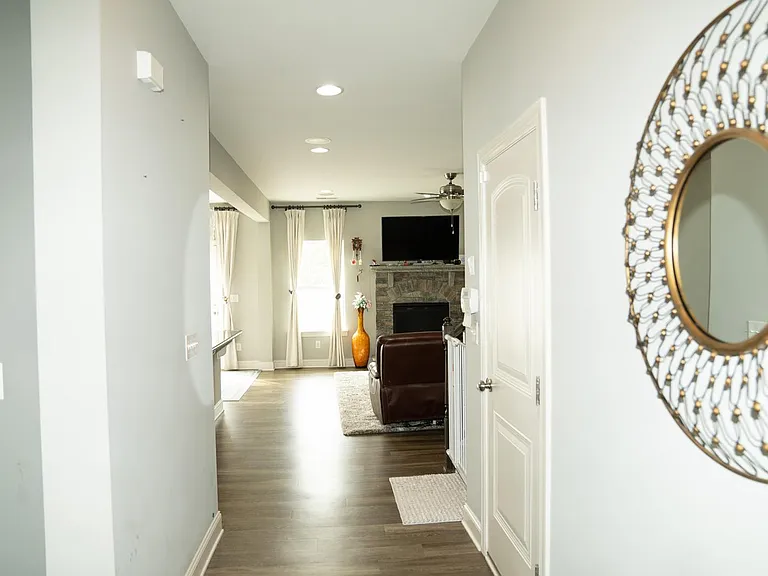 7082 Founders Way — Photo 4