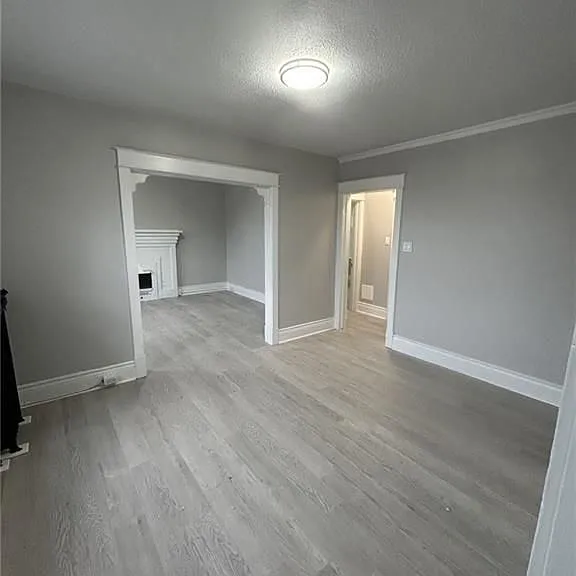 983 Main St E #6 — Photo 13